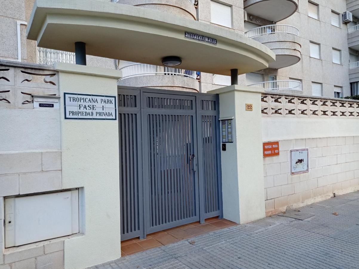 Tropicana Park Solo Familias Serviplaya Gandia Bagian luar foto